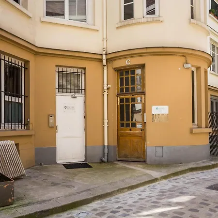 Apartman Charming In Marais With 1